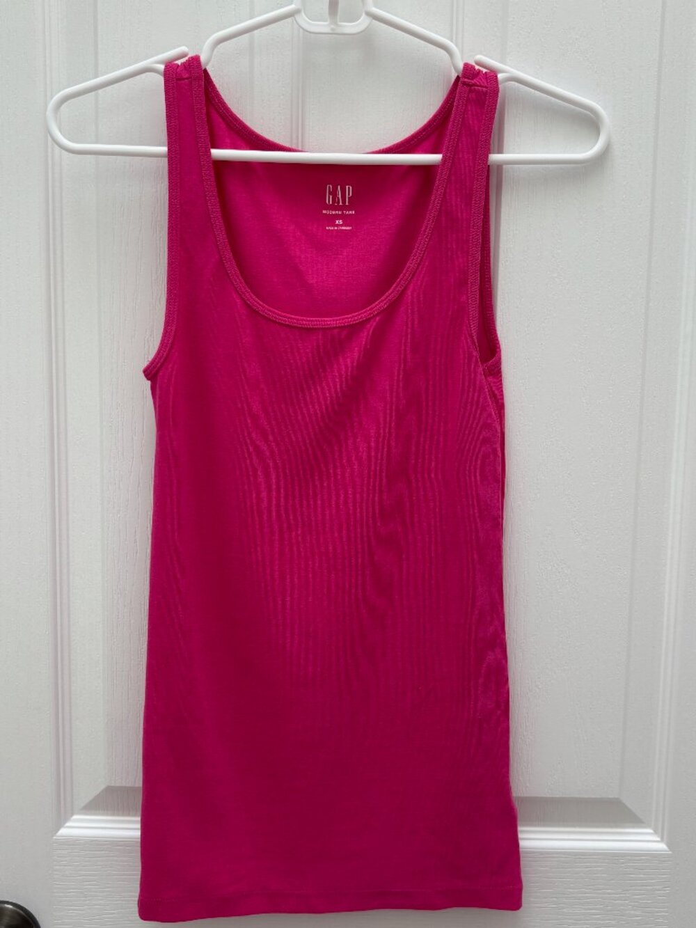 XS Pink Gap Tank Top